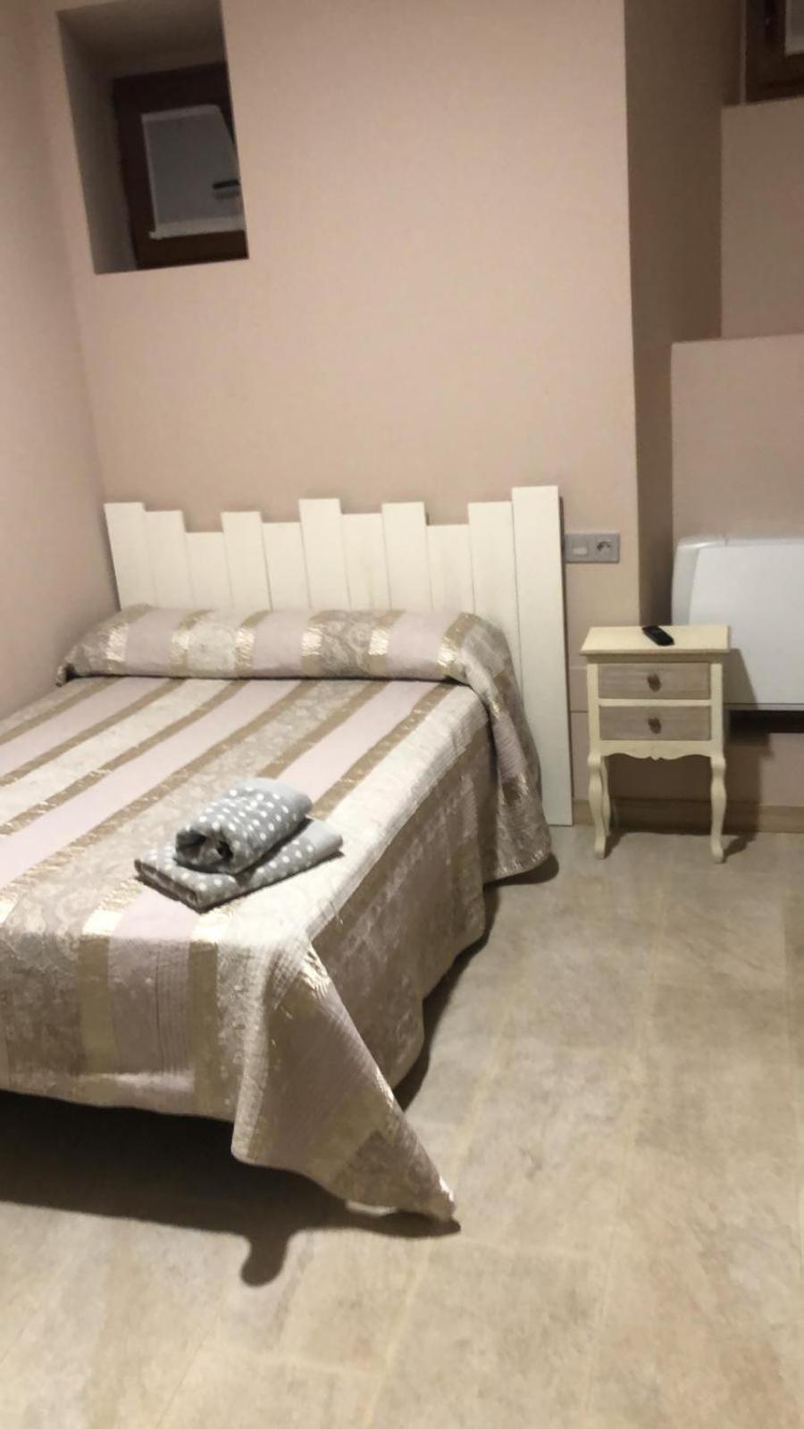Hotel Rural Los Faroles Huérmeces Екстериор снимка